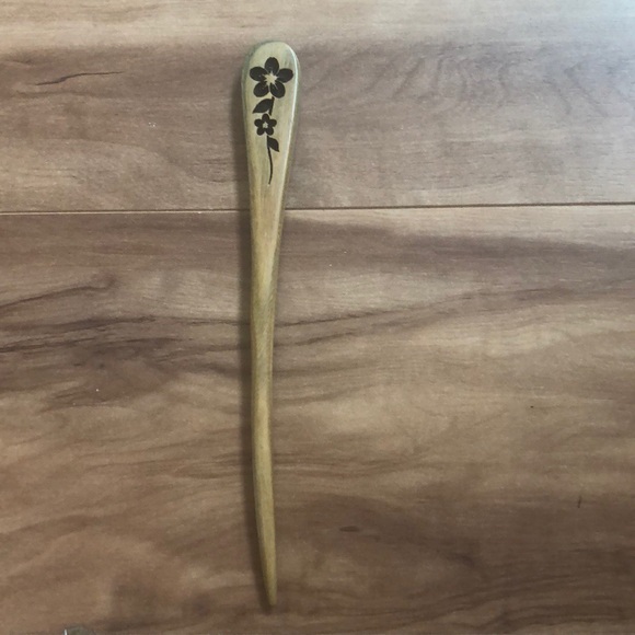 Wooden Openwork woman’s hair Stick Set. - Picture 3 of 7